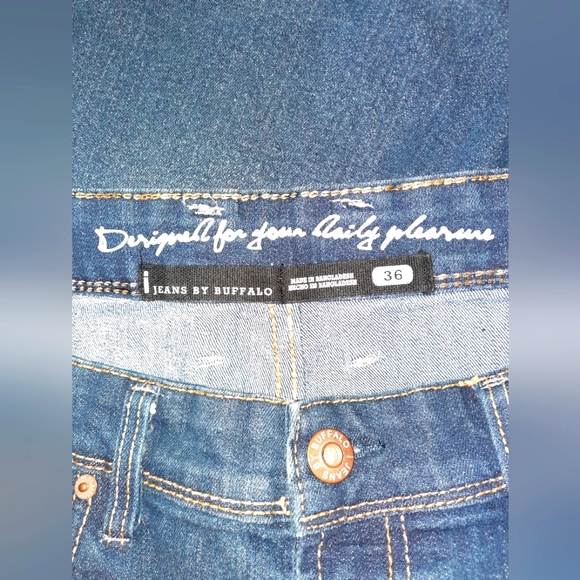 Men's 36 i jeans by Buffalo jean shorts excellent used condition - Picture 3 of 7